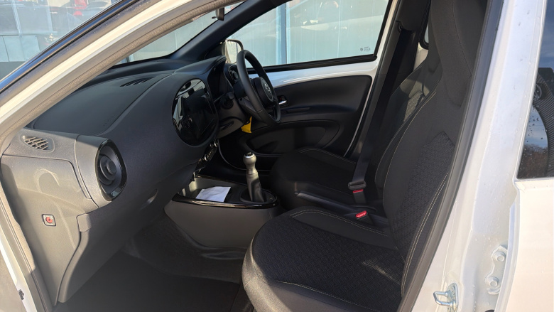 Toyota Aygo X 1.0 VVT-i Edge 5dr Petrol Hatchback